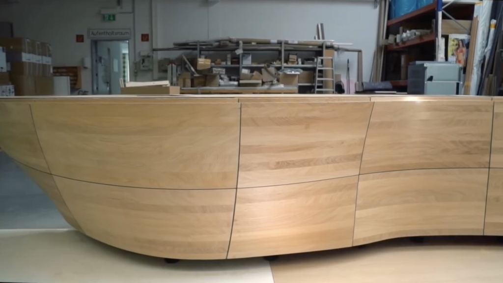 Side view of the curved counter with segment joints